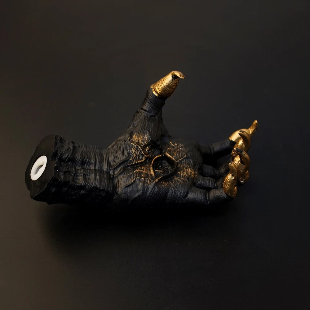 Halloween Decorative Gothic Witch Hand Statue Creative Resin Decorative Hanger Hanger Wall Art Sculpture Home Decoration