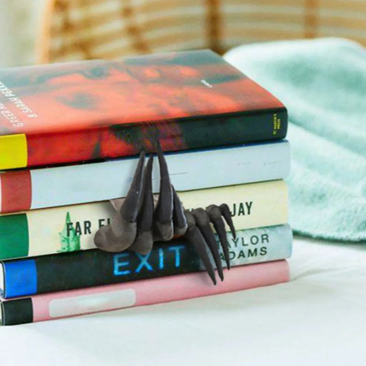 New Thriller Devil's Hand Bookmark Witch Hand Book Mark Art Figurines Room Ornament Horror Halloween Decor Gifts for Kids Friend