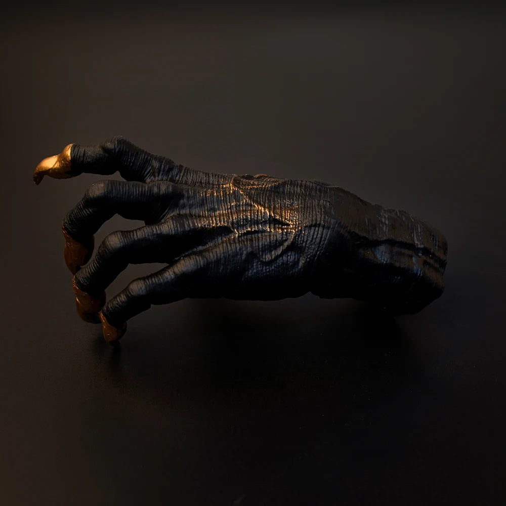 Halloween Decorative Gothic Witch Hand Statue Creative Resin Decorative Hanger Hanger Wall Art Sculpture Home Decoration
