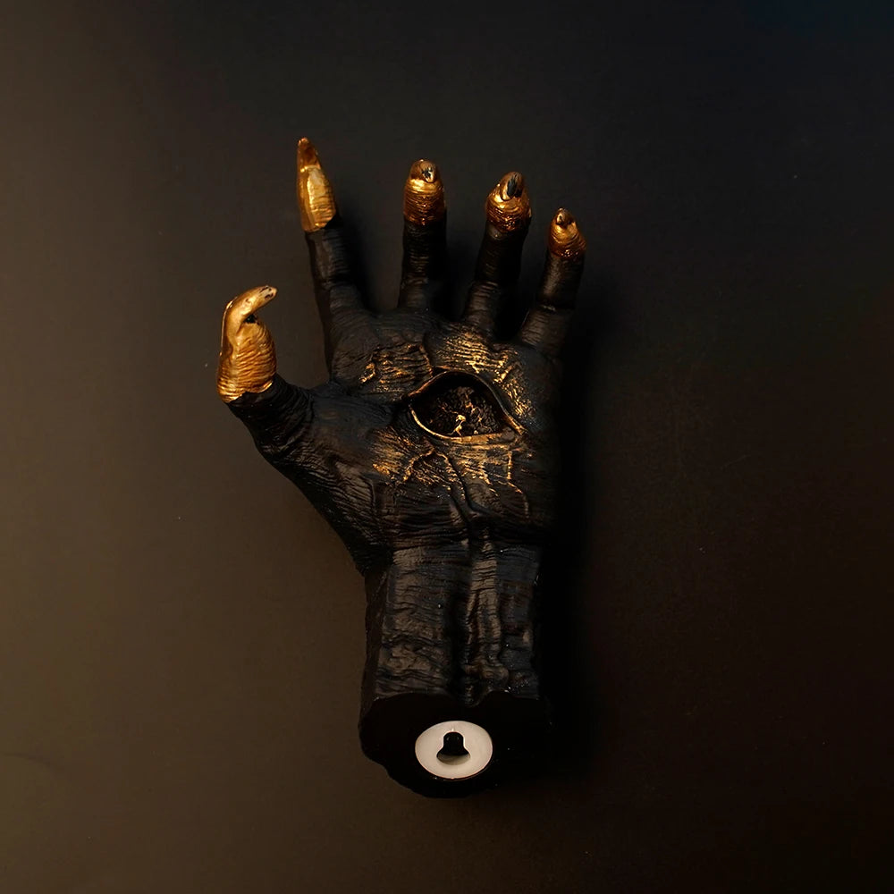Halloween Decorative Gothic Witch Hand Statue Creative Resin Decorative Hanger Hanger Wall Art Sculpture Home Decoration