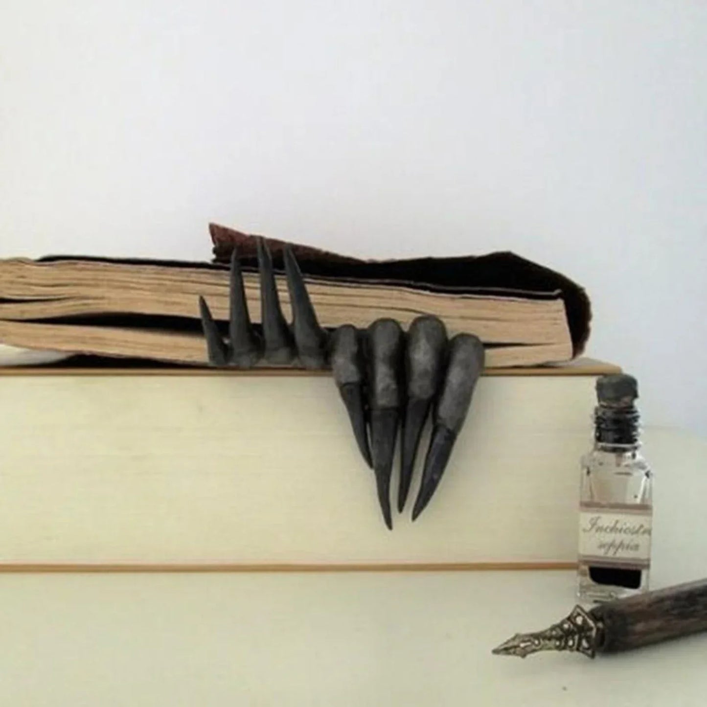 New Thriller Devil's Hand Bookmark Witch Hand Book Mark Art Figurines Room Ornament Horror Halloween Decor Gifts for Kids Friend